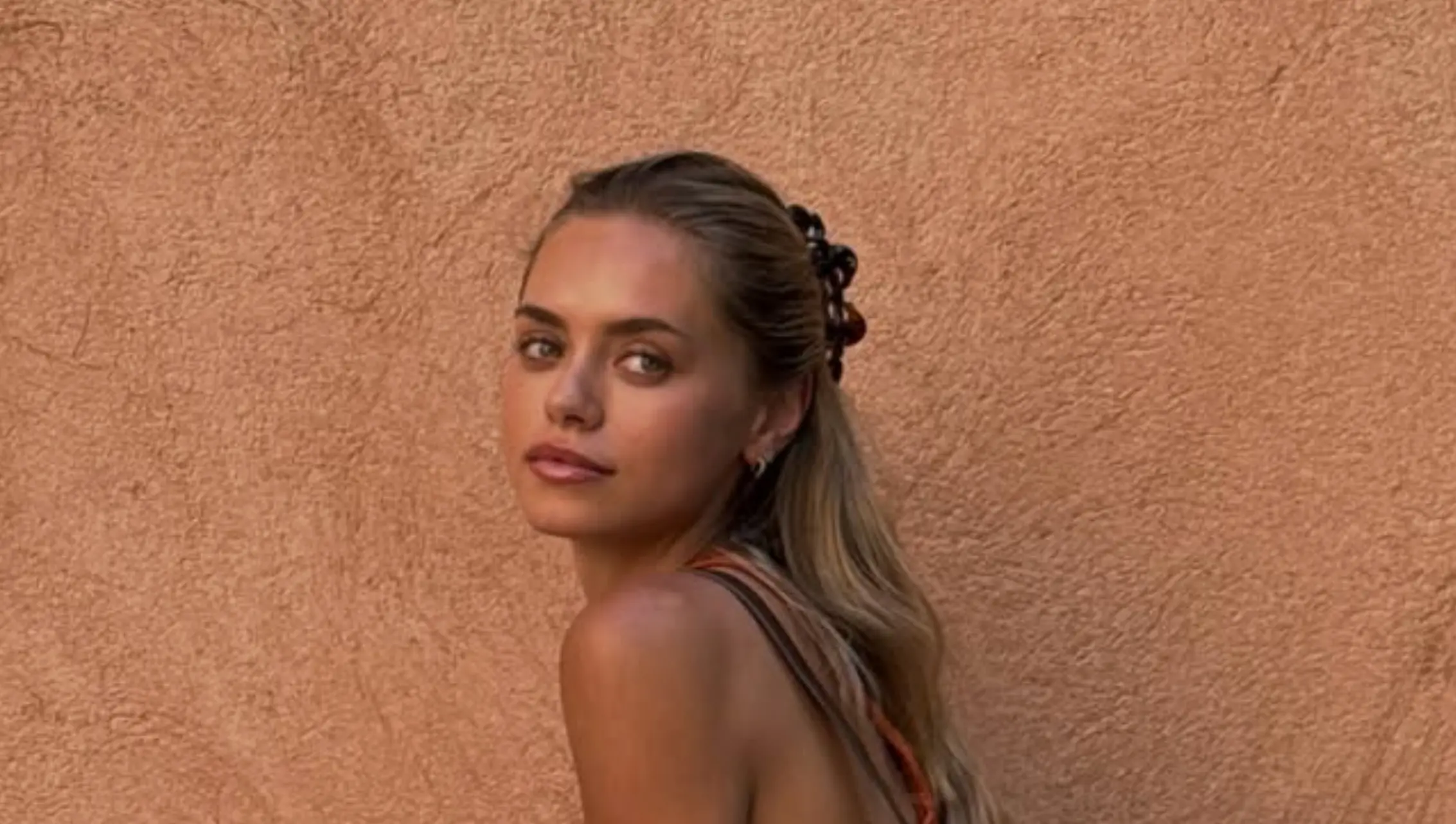 Jannik Sinner's Girlfriend Sends Fans Into Frenzy With Swimsuit Photo