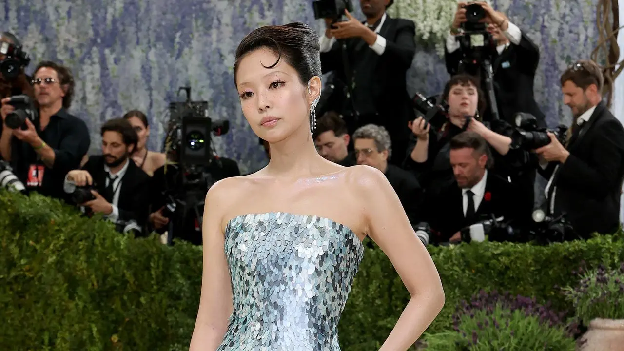 Jennie Enters Her Blue Era at the 2026 Met Gala