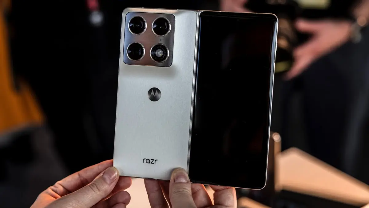 Motorola phones are reportedly injecting affiliate codes into the Amazon app