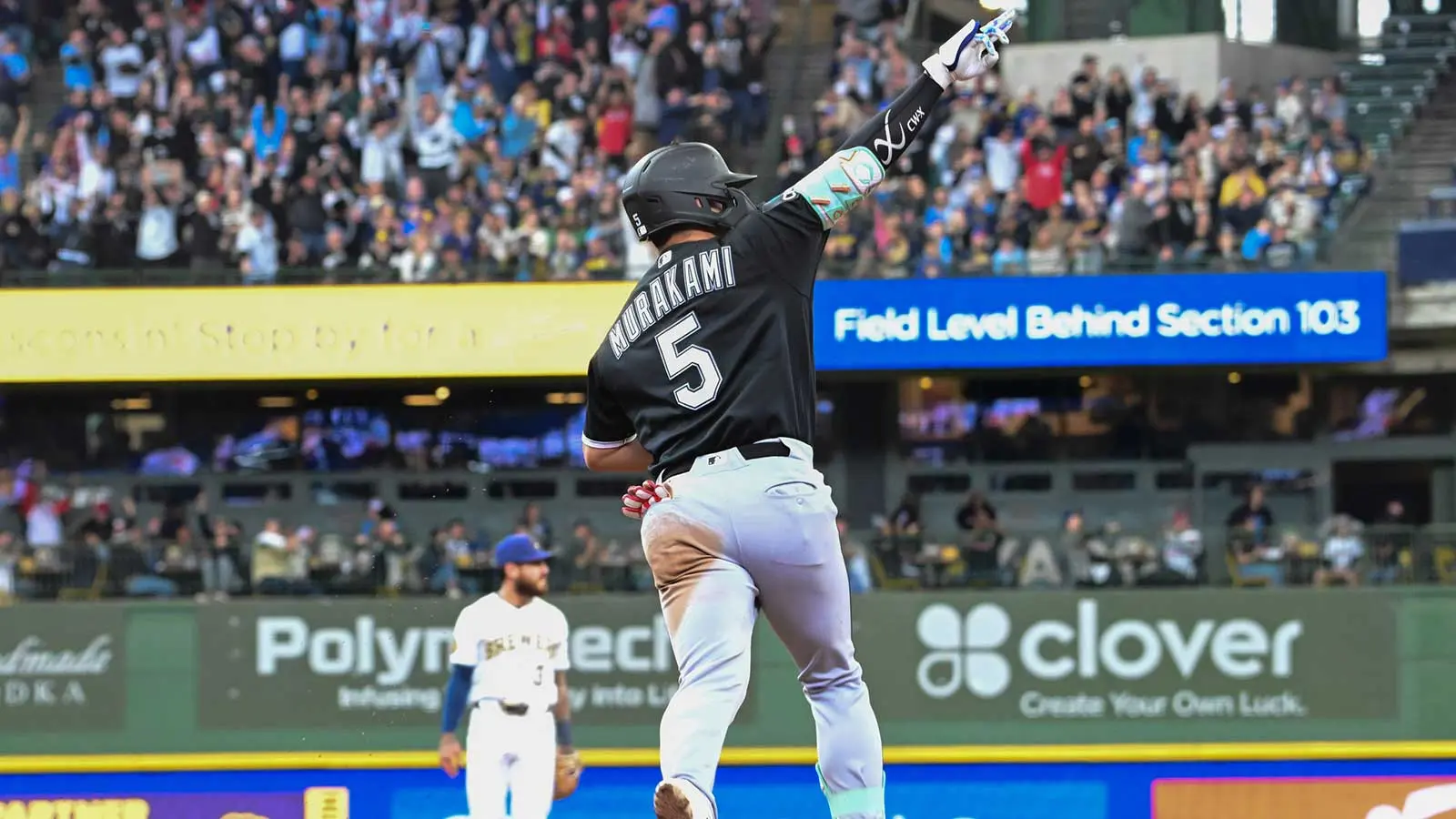 White Sox rookie Munetaka Murakami and Pat McAfee connect over shared music taste