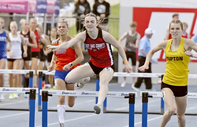 Veit earns silver in 400